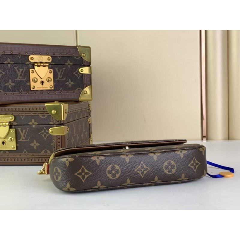 Louis Vuitton Ivywoc Hand Bag BG02024