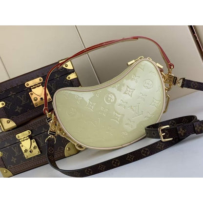 Louis Vuitton LV Reminx Hand Bag BG02026