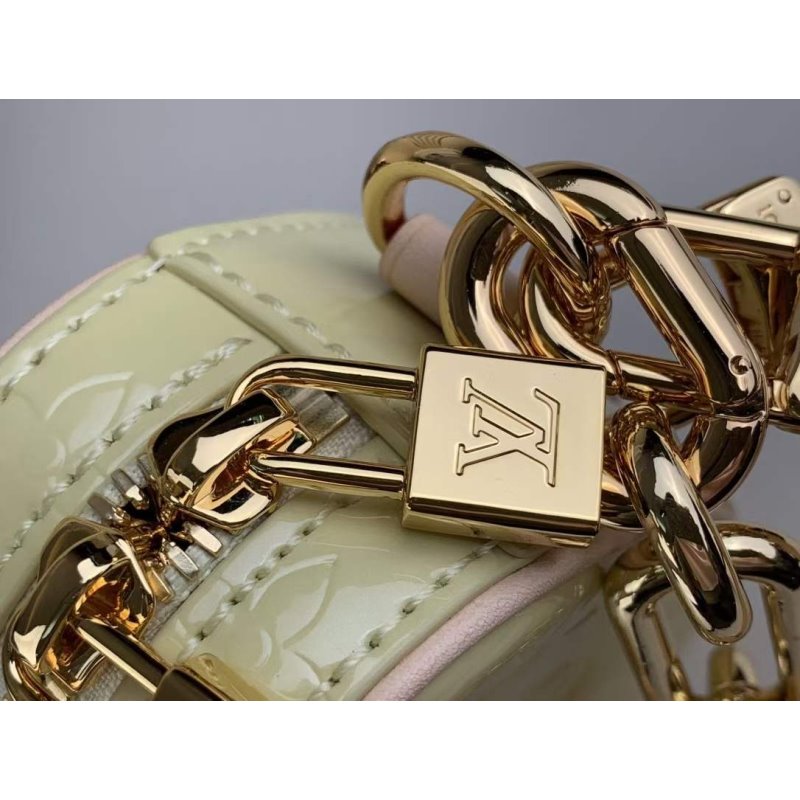Louis Vuitton LV Reminx Hand Bag BG02026