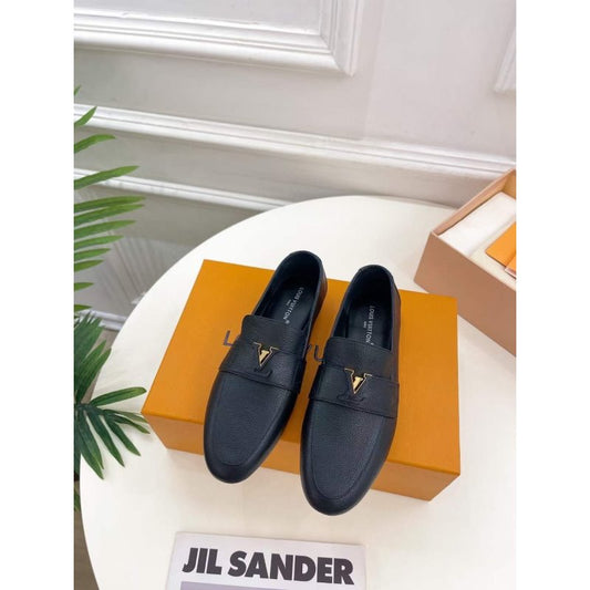 Louis Vuitton Loafers SH00041