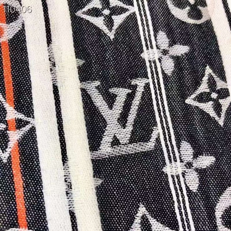 Louis Vuitton Muberry Silk Scarf SS001308