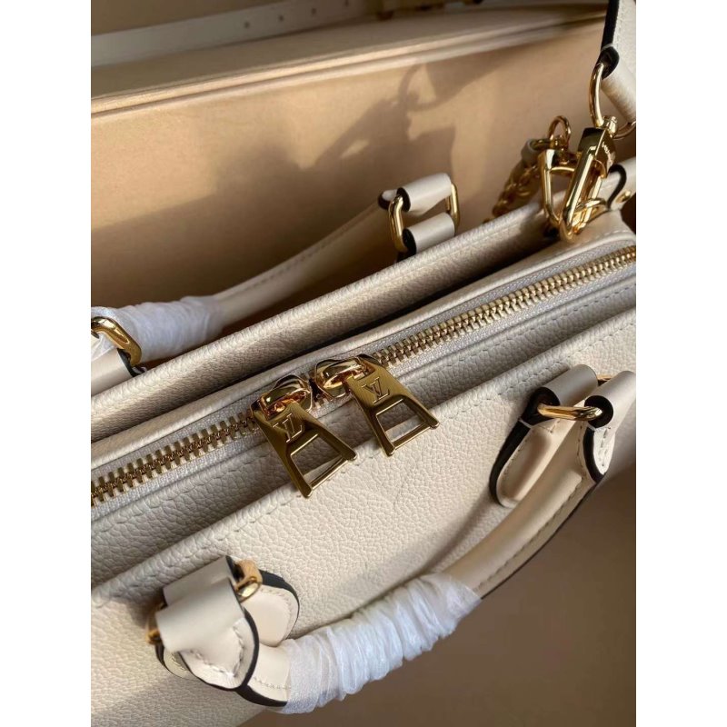 Louis Vuitton Onthego Hand Bag BG02041