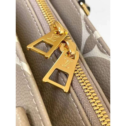 Louis Vuitton Onthego Hand Bag BG02042