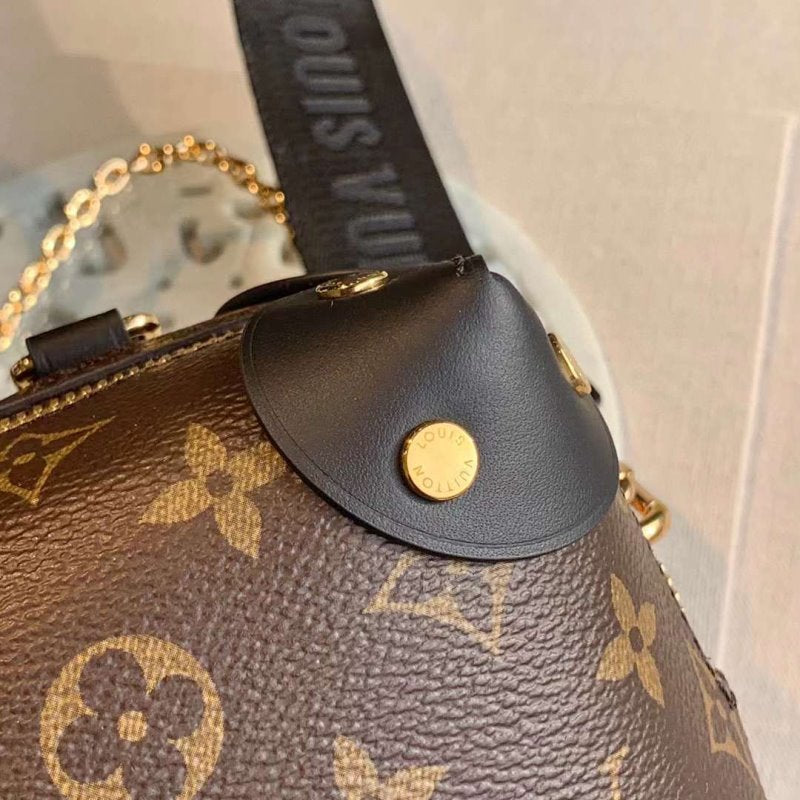 Louis Vuitton Petite Malle Souple Hand Bag BG02017