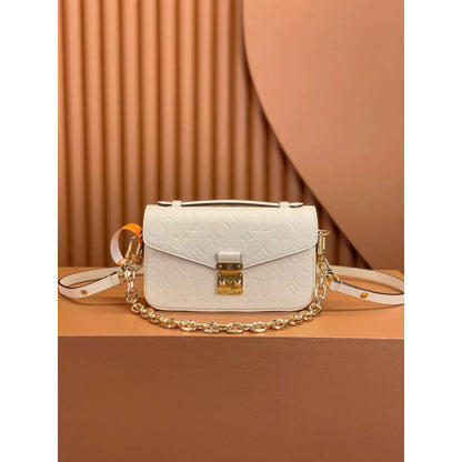 Louis Vuitton Pochette Metis Hand Bag BG02020