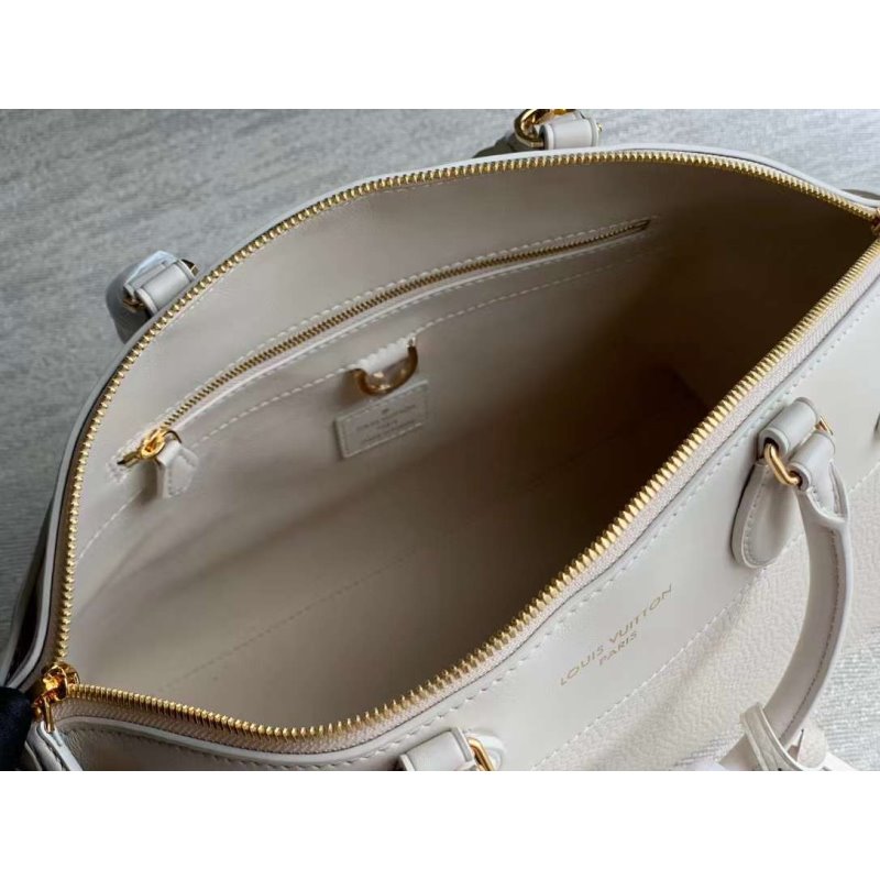 Louis Vuitton Taurillon Leather Bag WB001418