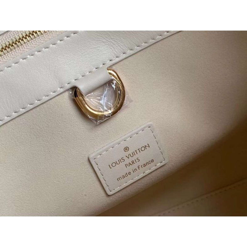 Louis Vuitton Taurillon Leather Bag WB001418