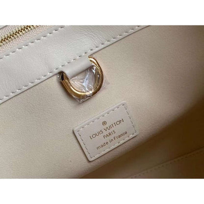 Louis Vuitton Taurillon Leather Bag WB001418