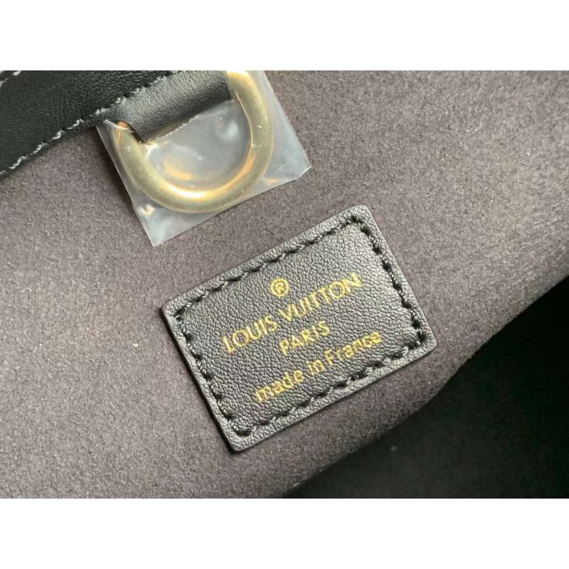 Louis Vuitton Taurillon Leather Bag WB001419