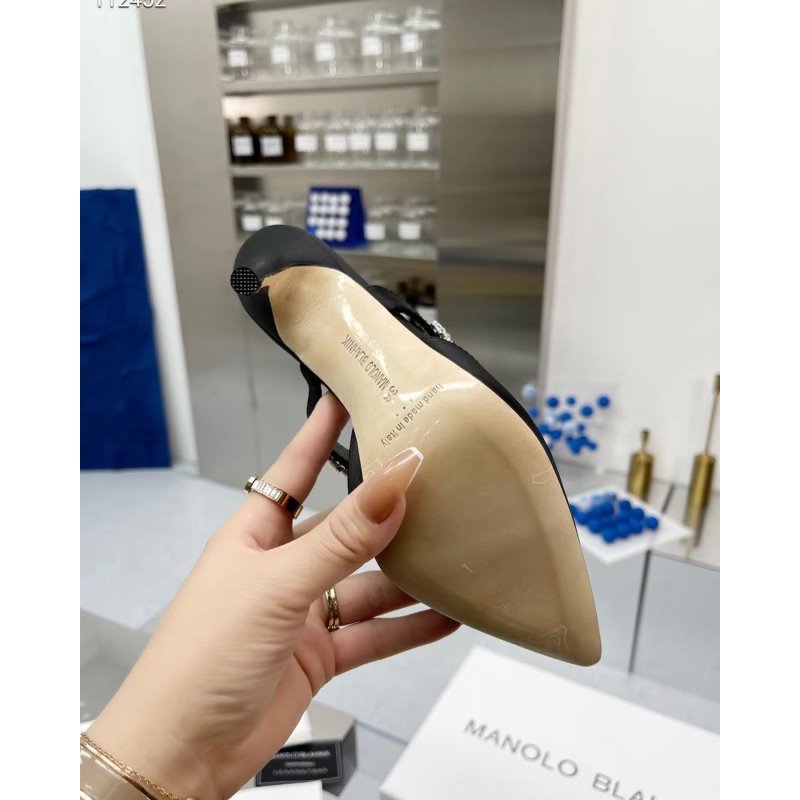 Manolo Blahnik High Heeled Pumps SHS03471