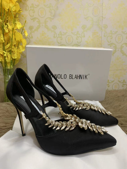 Manolo Blahnik Slingback Pumps SHS03854