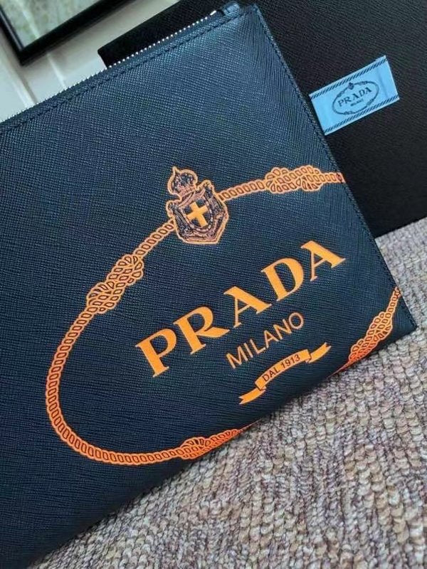 Prada Black Wallet  WLB01300