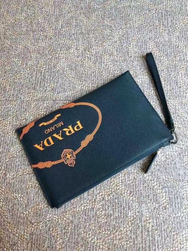 Prada Black Wallet  WLB01300