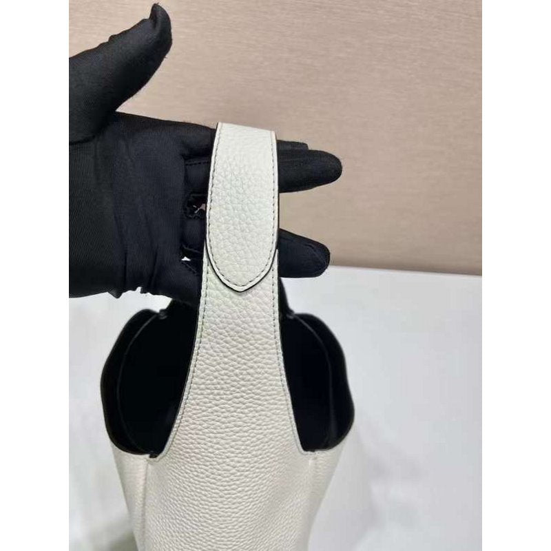 Prada Bucket Bag BGMP1157