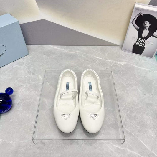 Prada Round Head Triangle Flat Series SH00088
