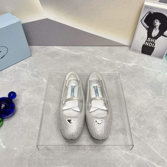 Prada Round Head Triangle Flat Series SH00091