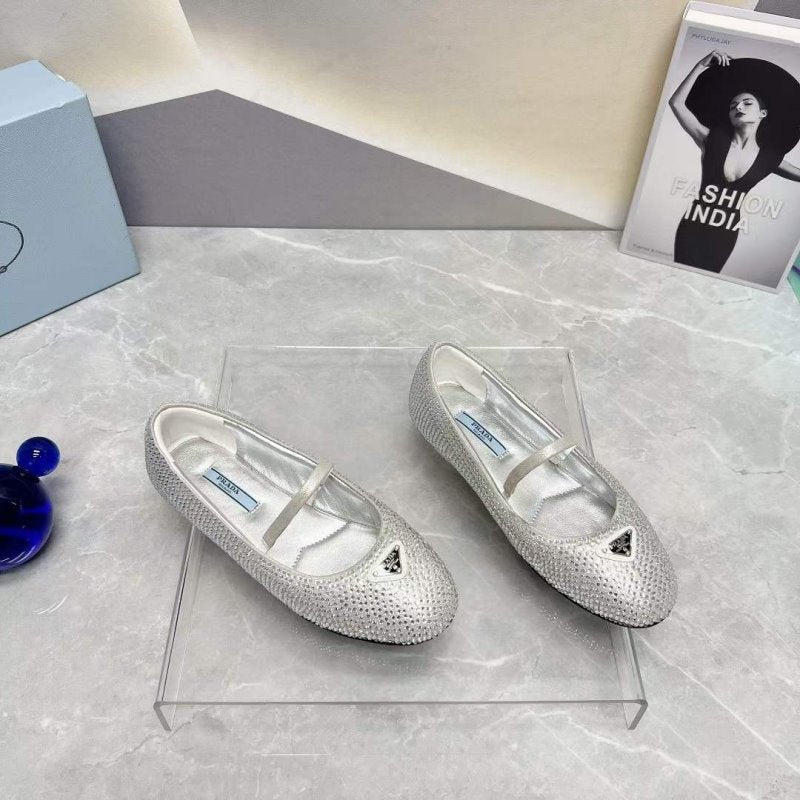 Prada Round Head Triangle Flat Series SH00091
