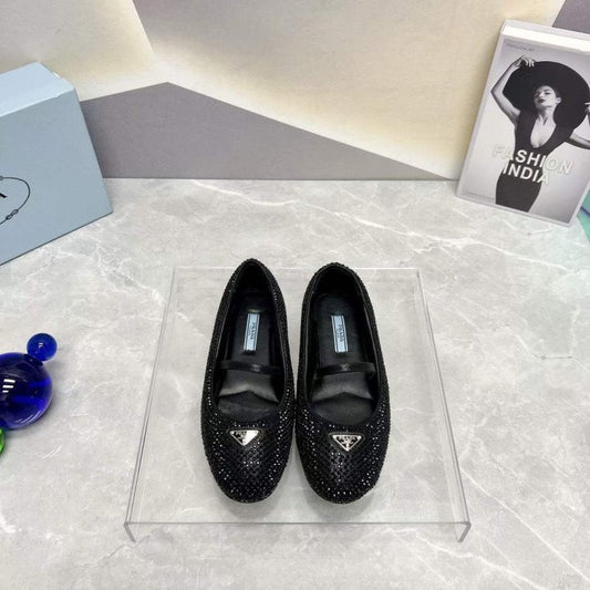 Prada Round Head Triangle Flat Series SH00092