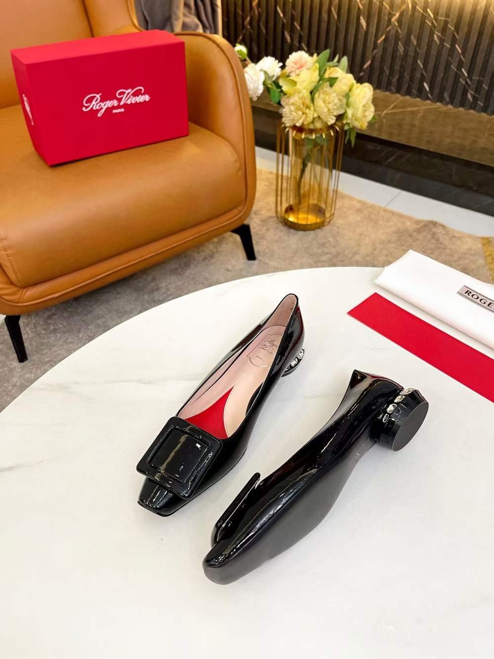 Roger Vivier Leather Single Shoes  SHS04330