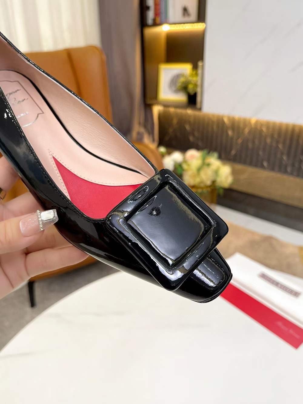 Roger Vivier Leather Single Shoes  SHS04330