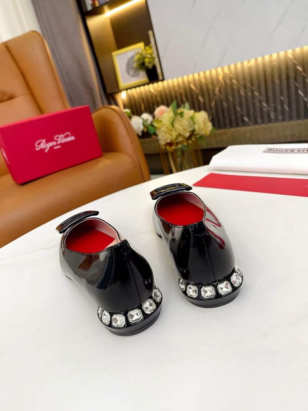 Roger Vivier Leather Single Shoes  SHS04330