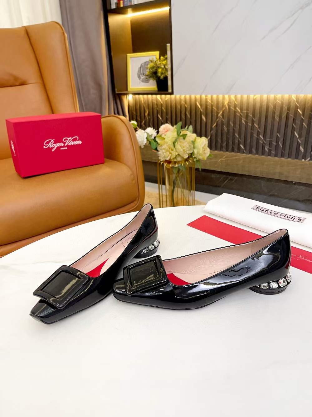 Roger Vivier Leather Single Shoes  SHS04330