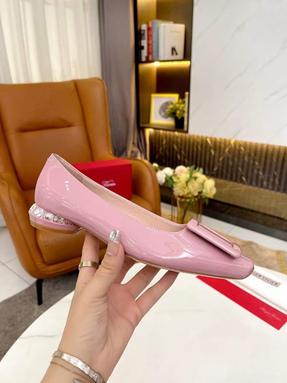 Roger Vivier Leather Single Shoes  SHS04331