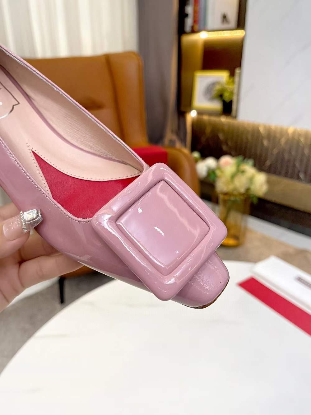 Roger Vivier Leather Single Shoes  SHS04331