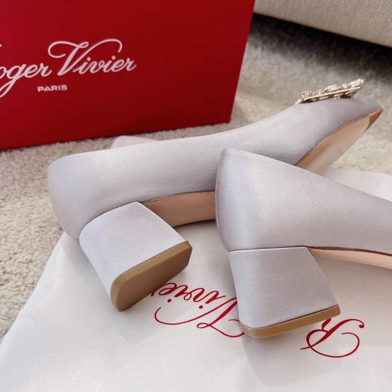 Roger Vivier Diamond Button Heeled Shoes SH00204