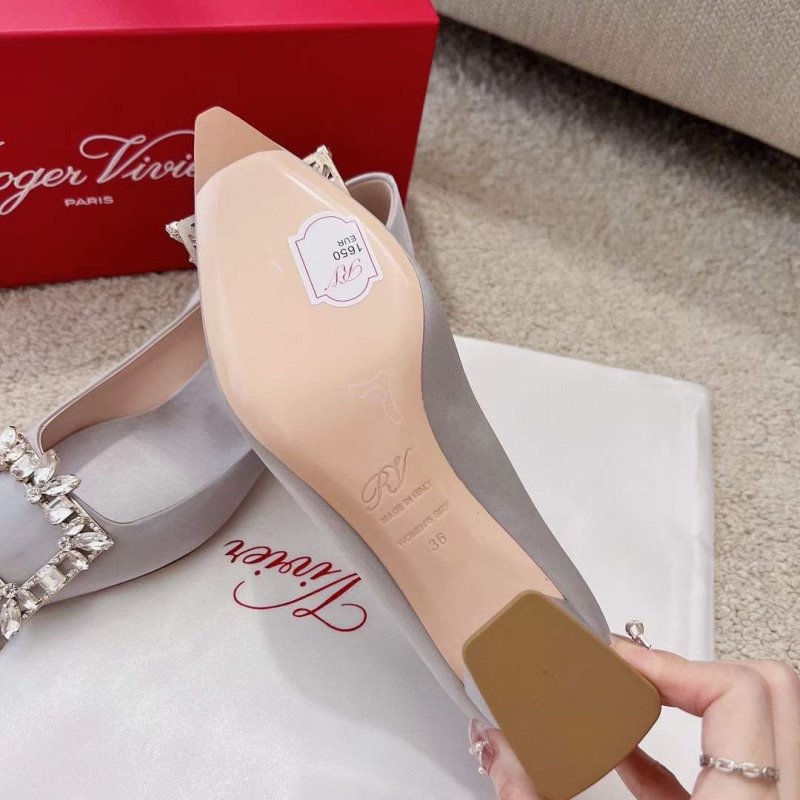 Roger Vivier Diamond Button Heeled Shoes SH00204
