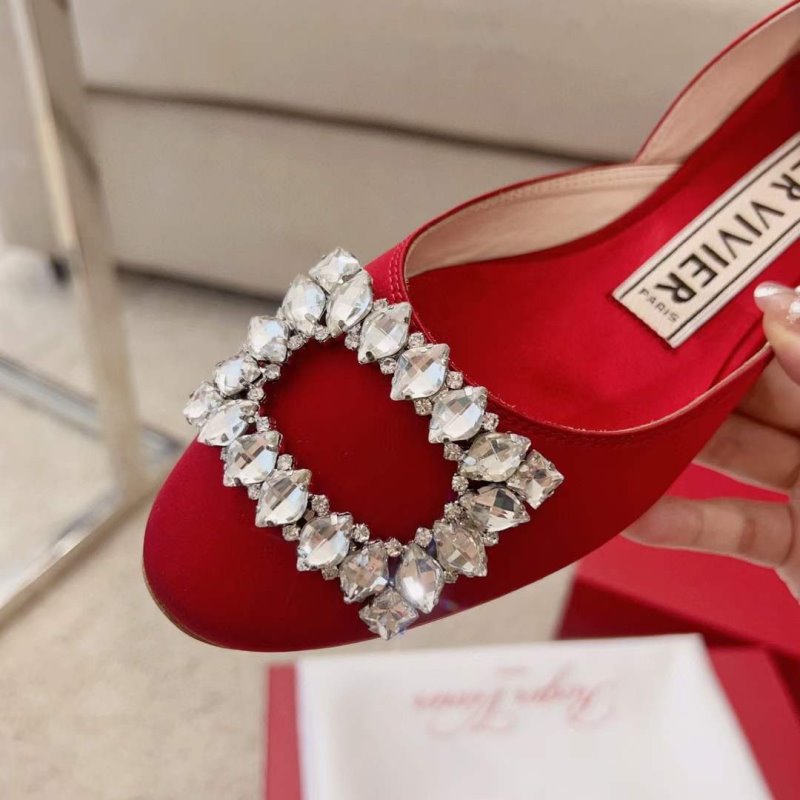 Roger Vivier Diamond Button Heeled Shoes SH00210