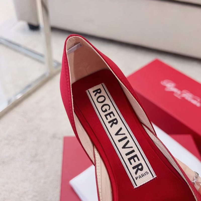 Roger Vivier Diamond Button Heeled Shoes SH00210