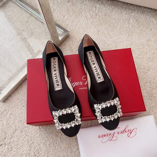 Roger Vivier Diamond Button Heeled Shoes SH00211