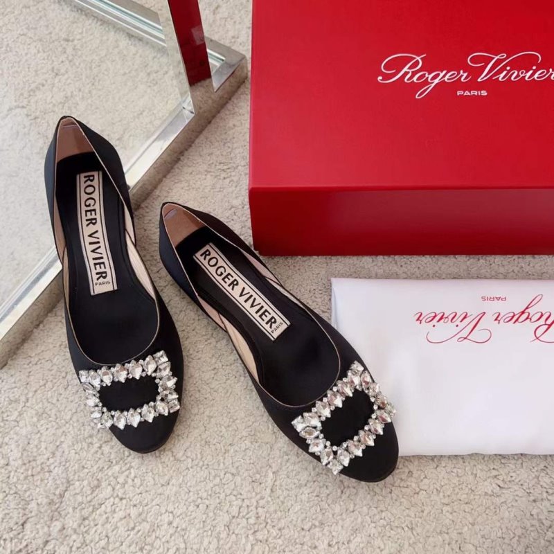 Roger Vivier Diamond Button Heeled Shoes SH00211