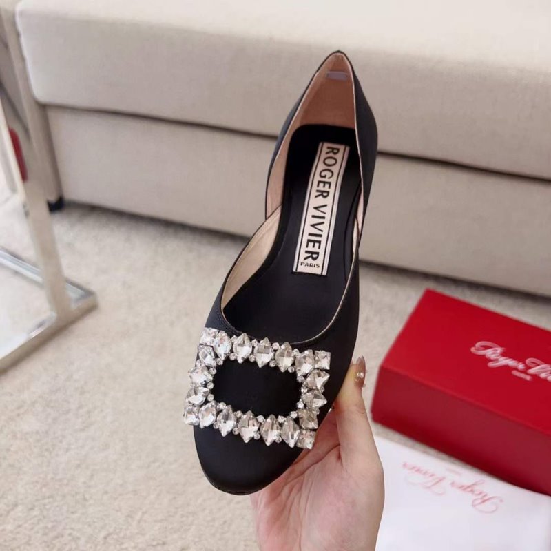 Roger Vivier Diamond Button Heeled Shoes SH00211