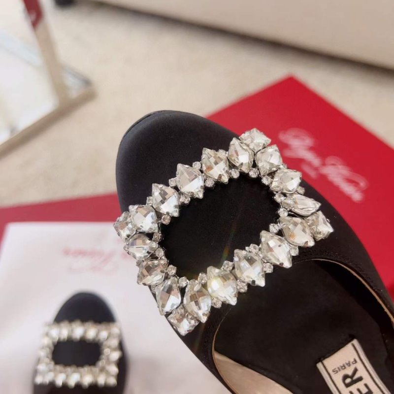 Roger Vivier Diamond Button Heeled Shoes SH00211