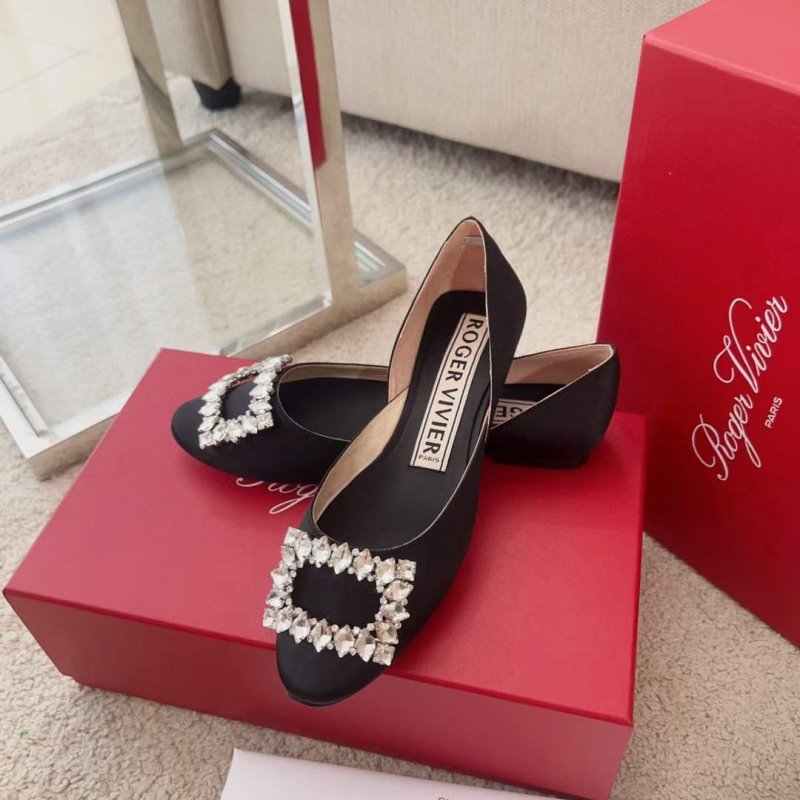 Roger Vivier Diamond Button Heeled Shoes SH00211