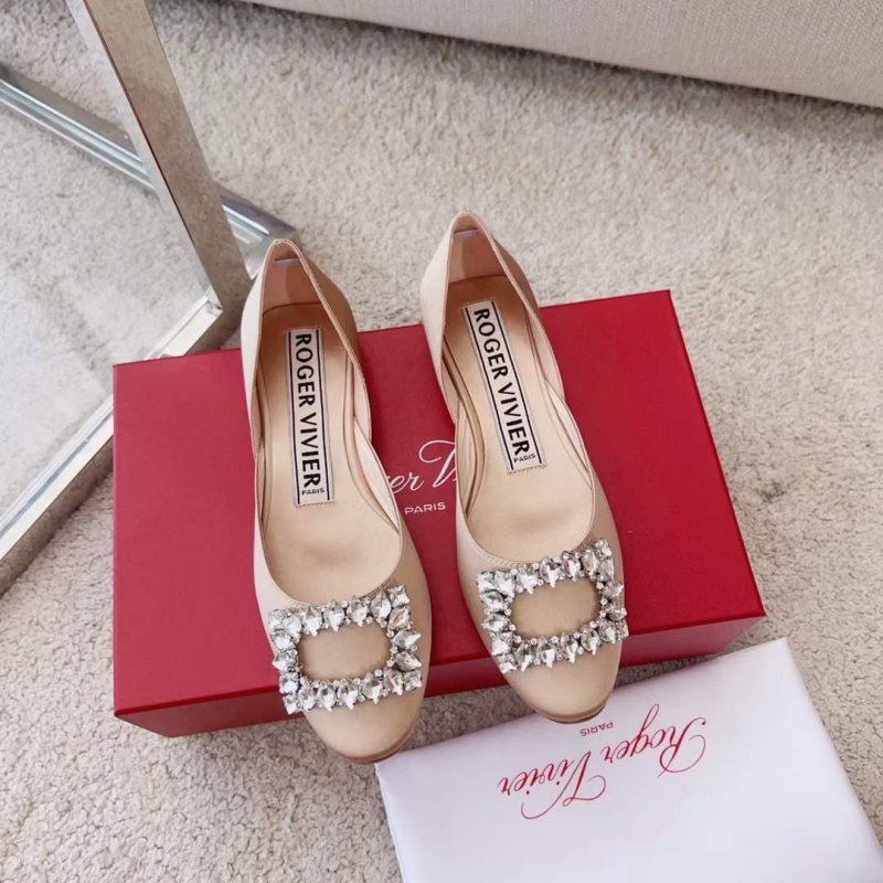 Roger Vivier Diamond Button Heeled Shoes SH00212