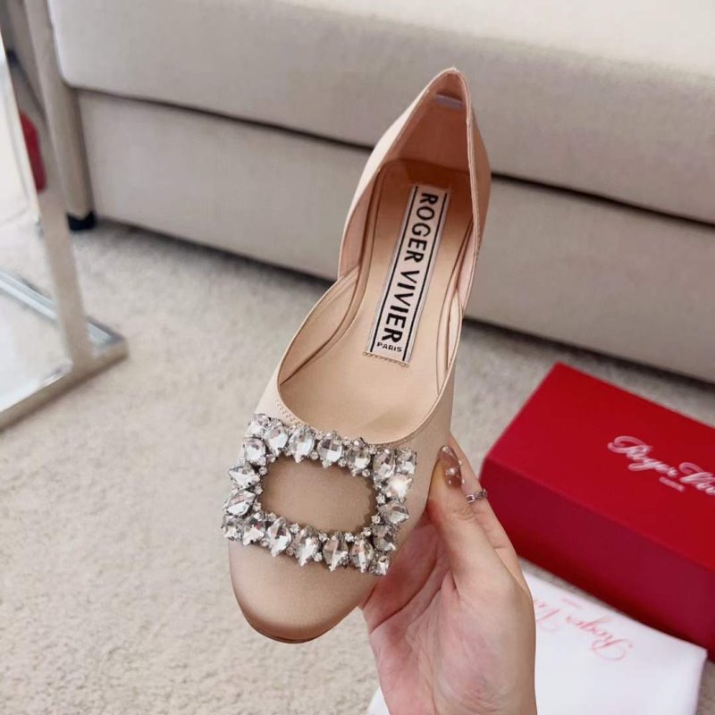 Roger Vivier Diamond Button Heeled Shoes SH00212
