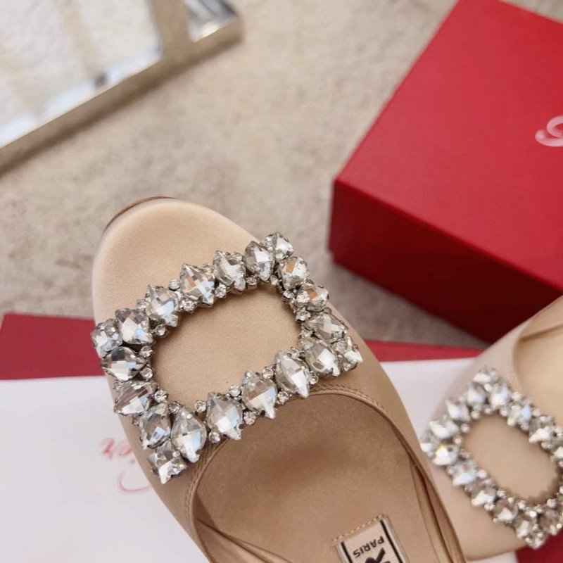 Roger Vivier Diamond Button Heeled Shoes SH00212