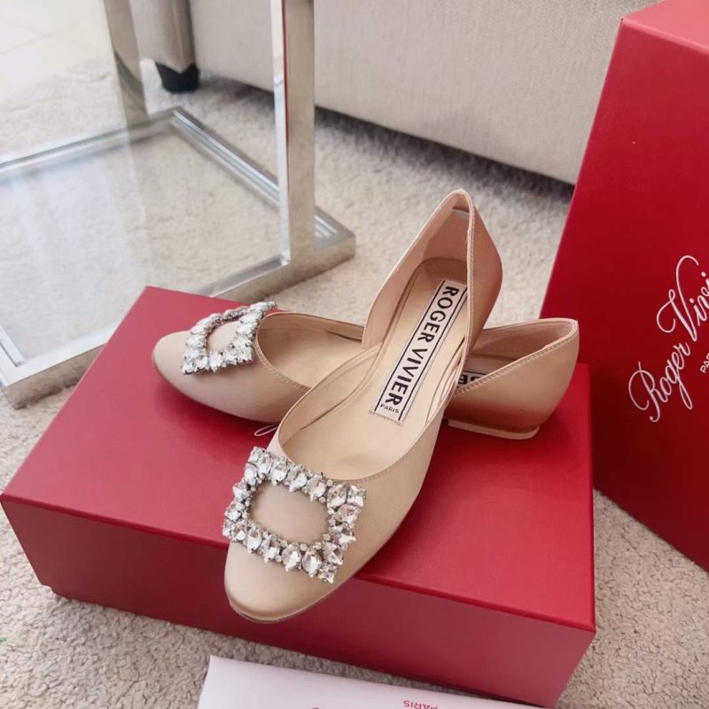 Roger Vivier Diamond Button Heeled Shoes SH00212