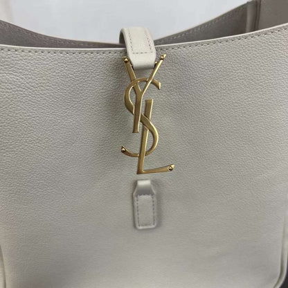 Saint Laurent Cassandre Stranggler Bag BG02307