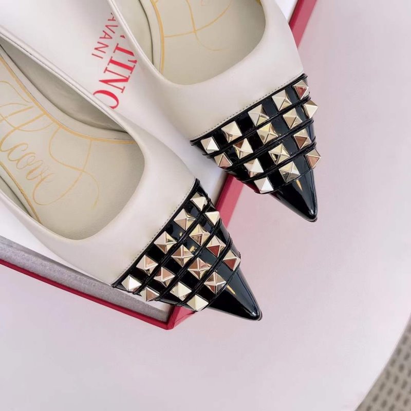 Valentino Classic Rivet Shoes SH00161