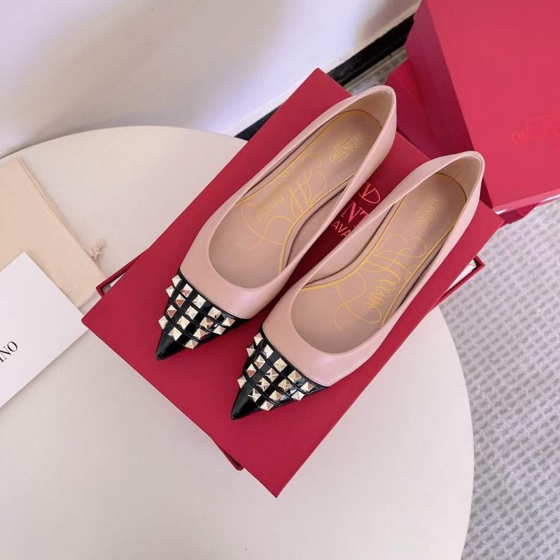 Valentino Classic Rivet Shoes SH00162