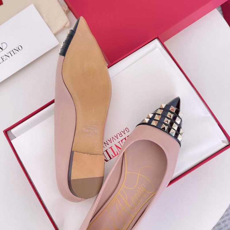 Valentino Classic Rivet Shoes SH00162