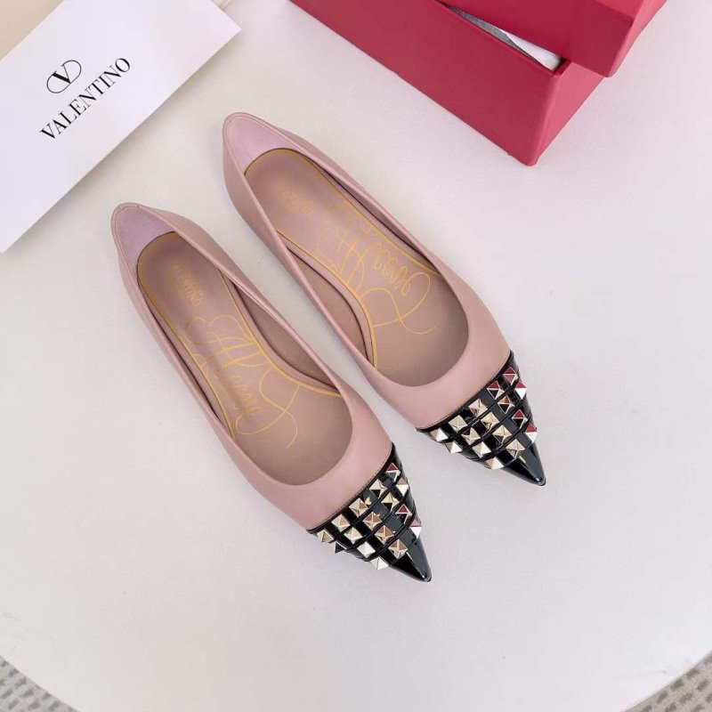 Valentino Classic Rivet Shoes SH00162
