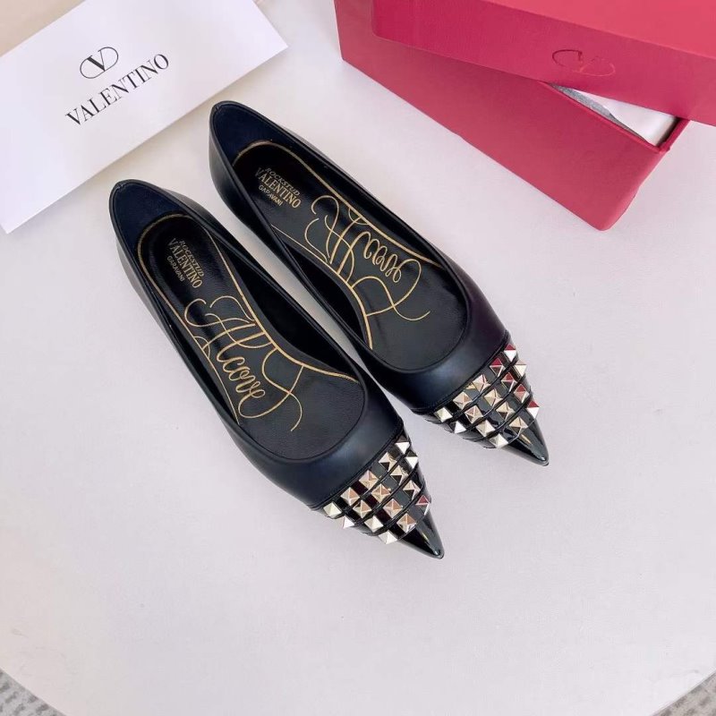 Valentino Classic Rivet Shoes SH00164