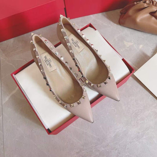 Valentino Classic Rivet Shoes SH00172