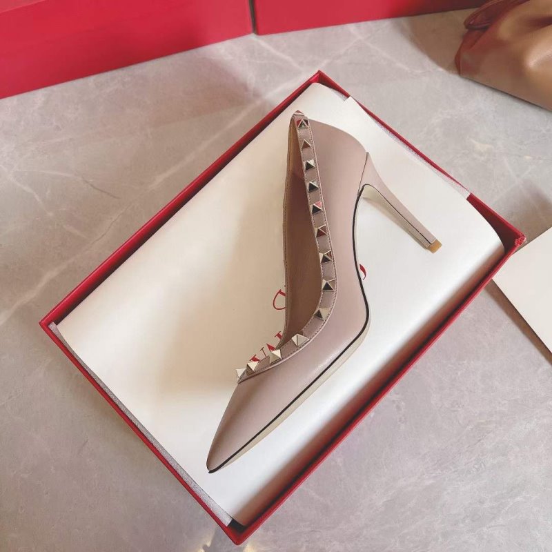 Valentino Classic Rivet Shoes SH00172