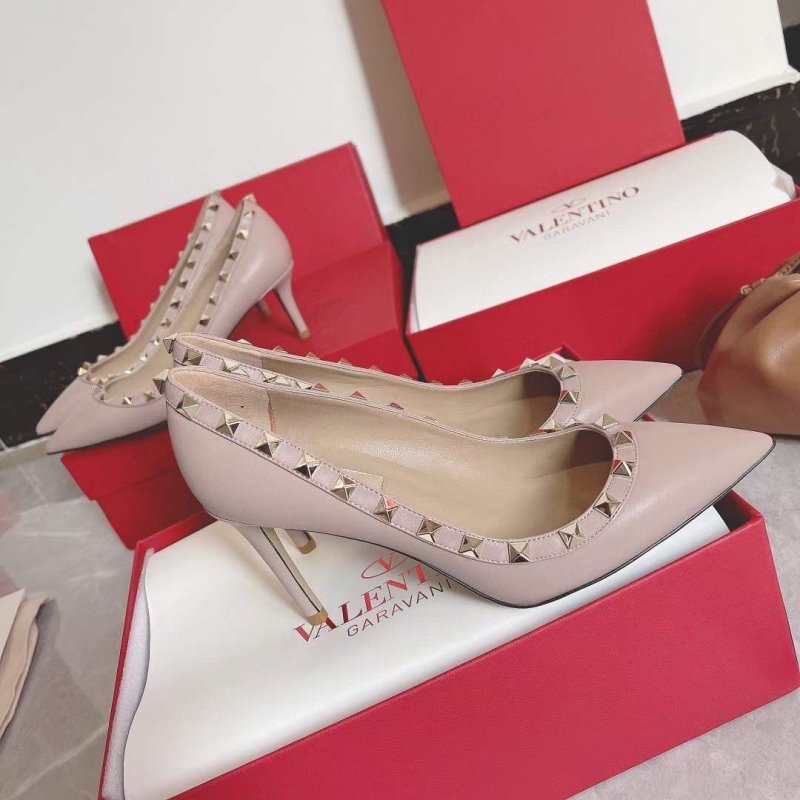 Valentino Classic Rivet Shoes SH00172